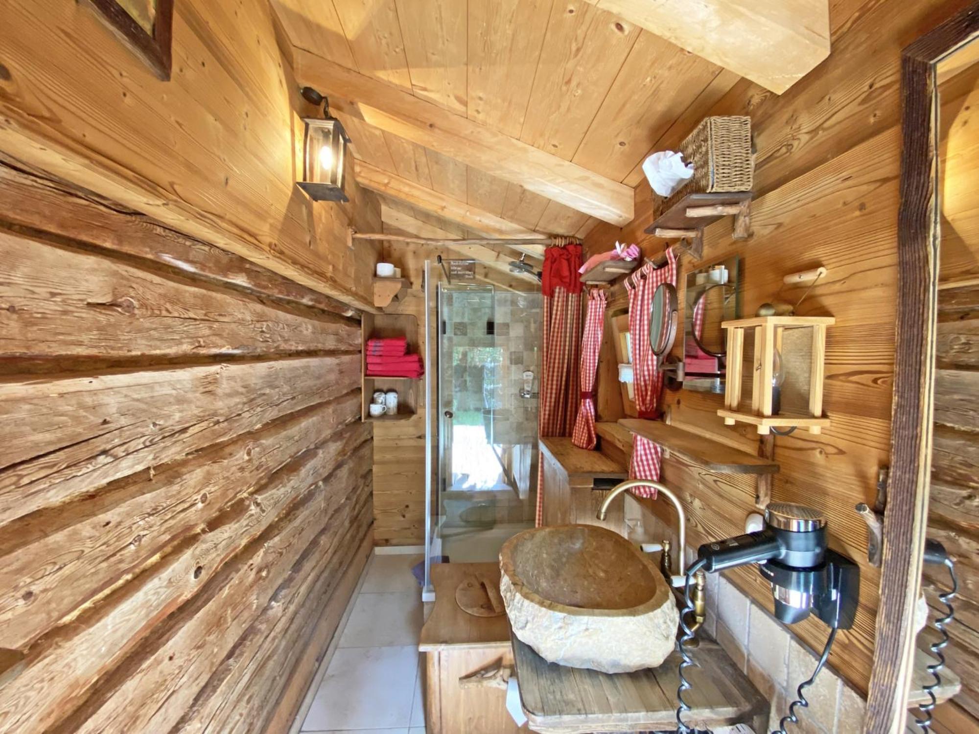 Eco Friendly Chalet Near The Lake In Asten 티트모닝 외부 사진