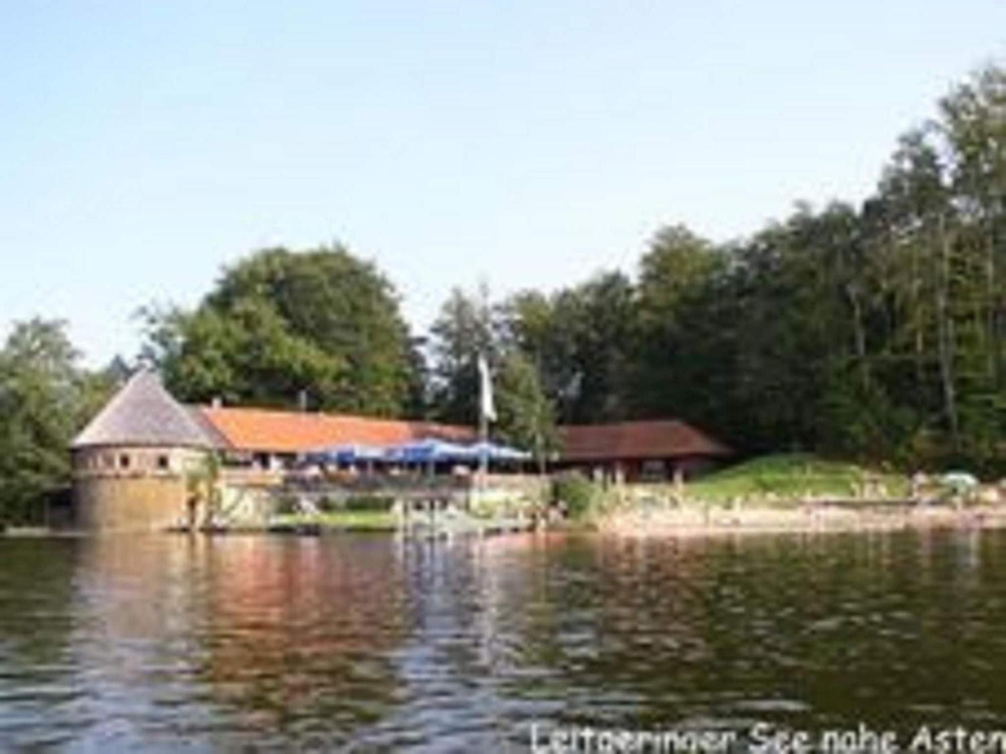 Eco Friendly Chalet Near The Lake In Asten 티트모닝 외부 사진