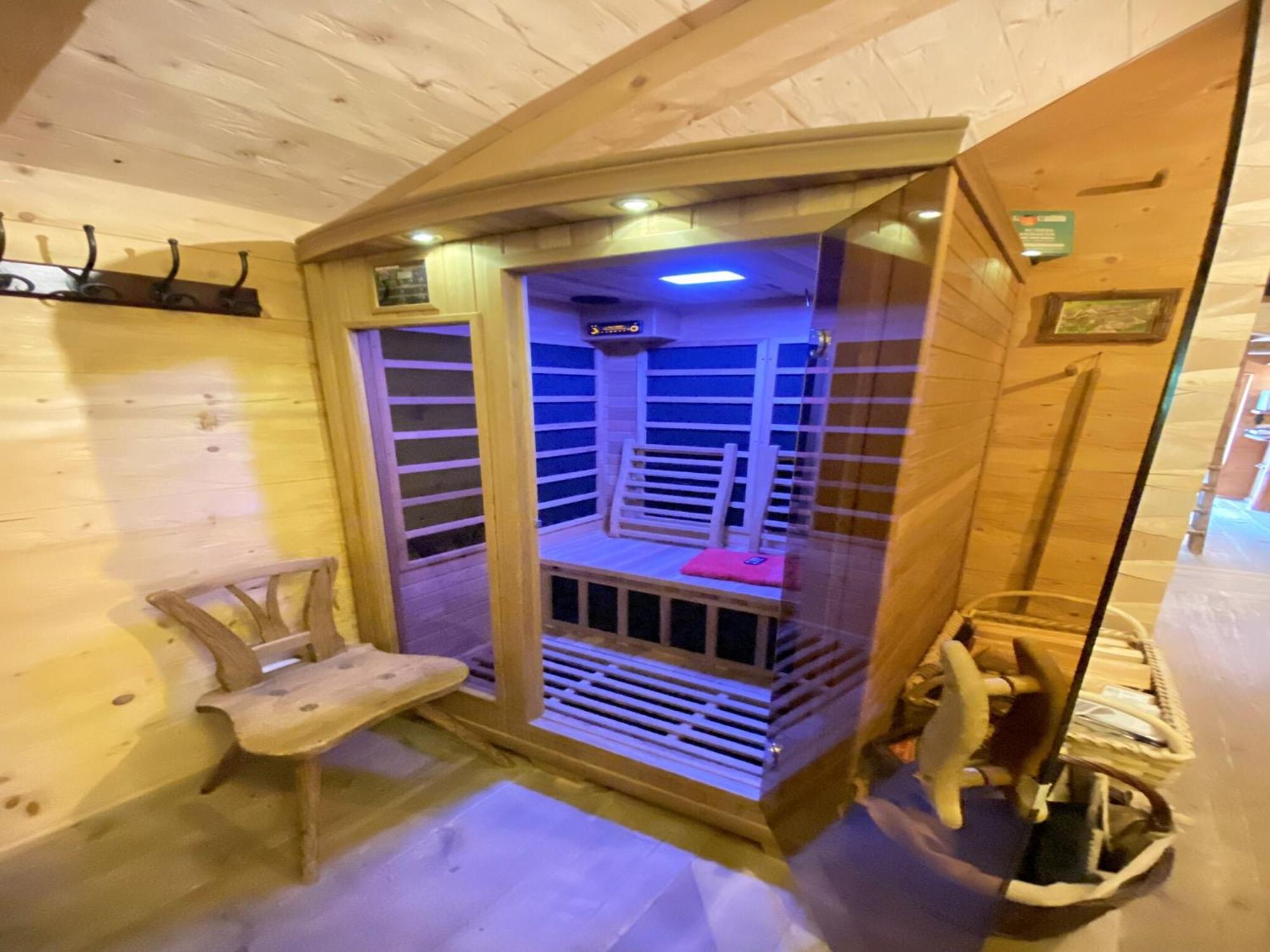 Eco Friendly Chalet Near The Lake In Asten 티트모닝 외부 사진
