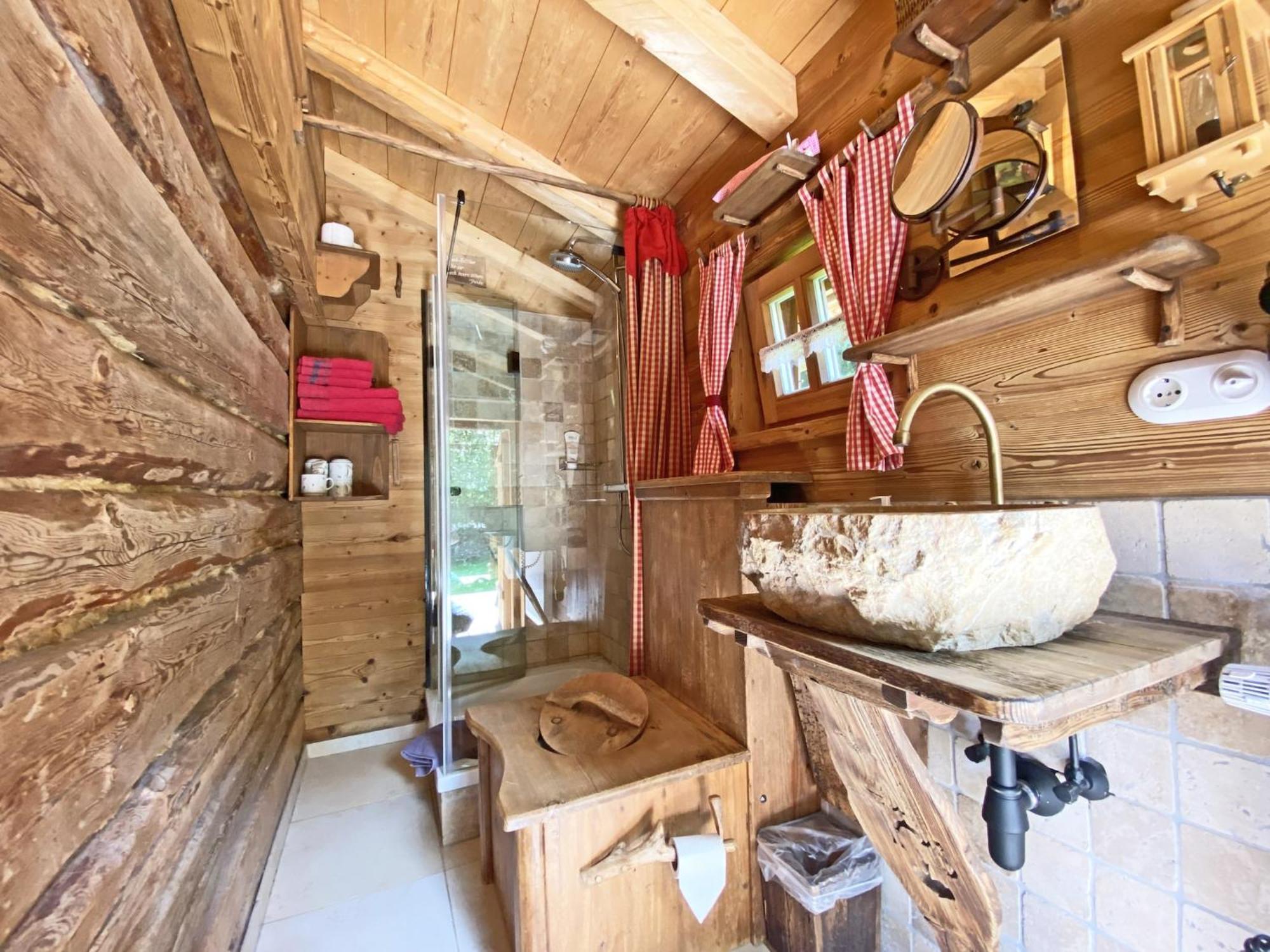 Eco Friendly Chalet Near The Lake In Asten 티트모닝 외부 사진